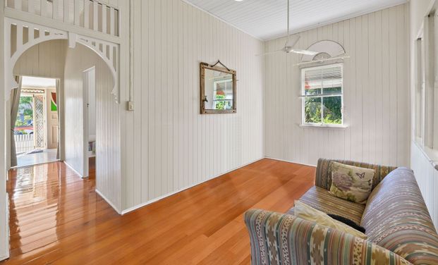 Beautiful Queenslander close to Mackay CBD - Photo 1