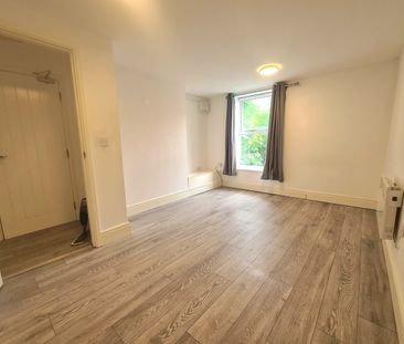 1 Bed Flat, Long St, M24 - Photo 3