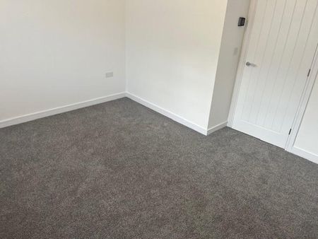 2 bedroom semi-detached house to rent - Photo 2