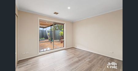 Modern, Low-Maintenance Living in a Quiet Chelsea Heights Court - Photo 4