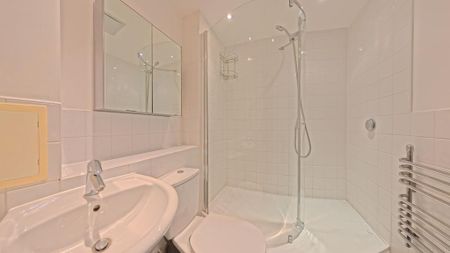 3 bedroom apartment to rent - Photo 4