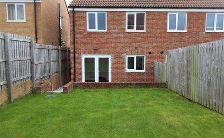 Station View, Morley, LS27 - Photo 3