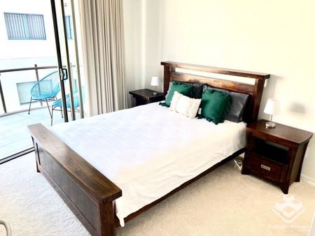 LOVELY SUNNY & AIRY UNIT IN BOUTIQUE COMPLEX - Photo 2