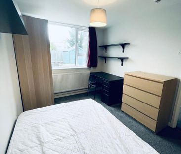 1 bedroom in a house share to rent - Photo 4