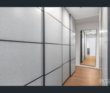 Stylish, Low-Maintenance Unit in a Prime Location - Photo 2