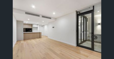 AMAZING UNIT IN EXCEPTIONAL LOCATION - Photo 2