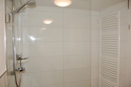 Souterrainwohnung 2,5 Raum mit separatem Eingang u. Einbauküche, Einzugsfertig ! - Photo 5