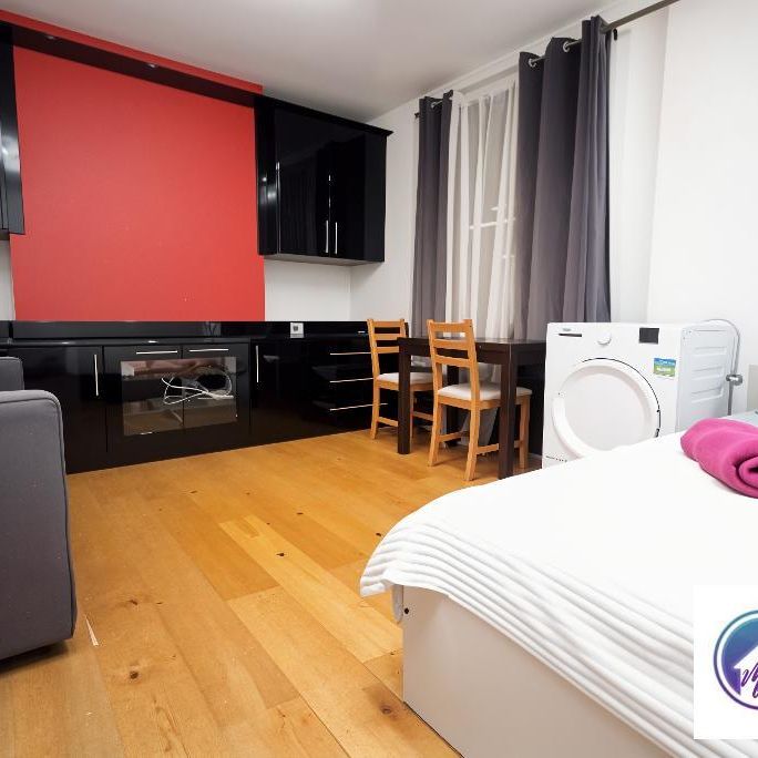 3 Bedroom Flat To Rent - Photo 1