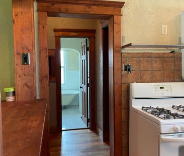 2 Bdrm Main Floor: Downtown Kelowna - Photo 6