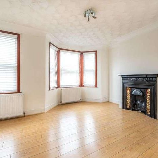 Ilford, Manor, E12 - Photo 1