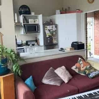 Family Living In Mornington - Photo 1