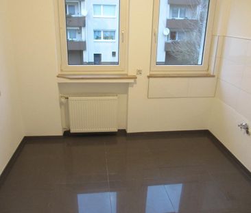 Erstbezug nach Kernsanierung NEUW 3 Zimmer Zi. Wohnung mit Balkon - Photo 1