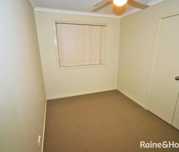 Spacious Family Duplex with Modern Comforts - Photo 2