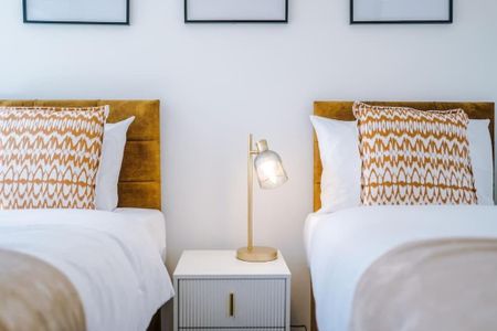 2 Bed Flat, Viaduct Road, LS4 - Photo 5