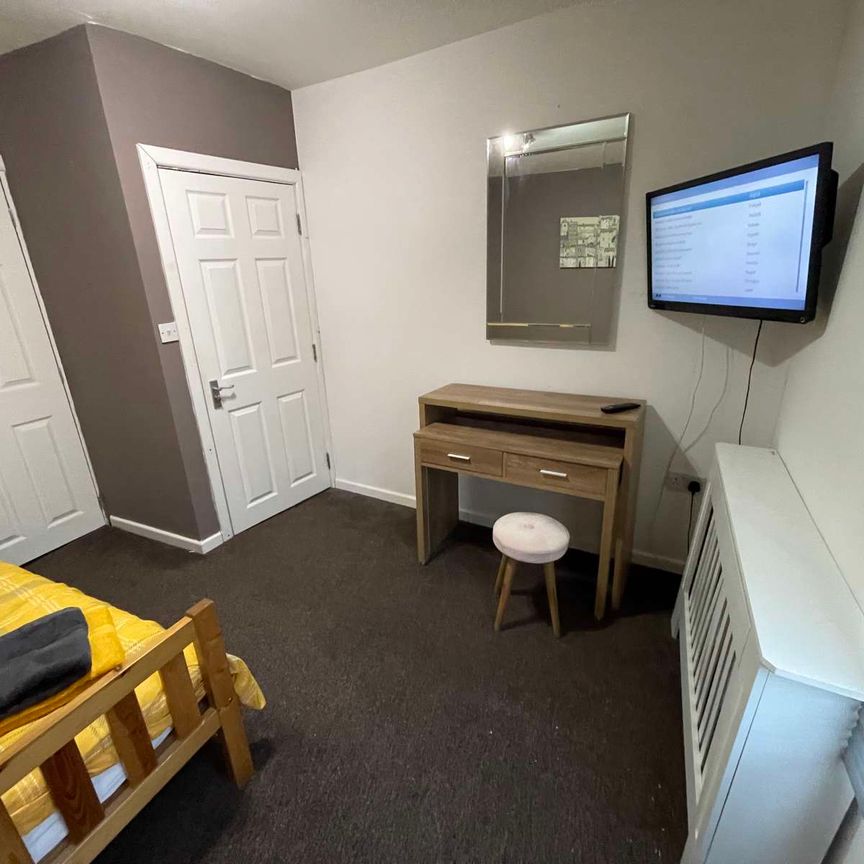 mini HMO room 2 - Photo 1