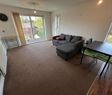 2 bedroom Flat To Let - Photo 1