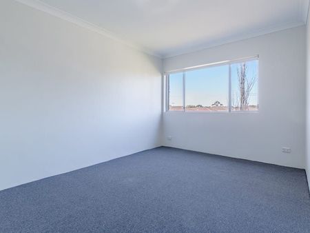 Extra Large Renovated Apartment - Photo 5