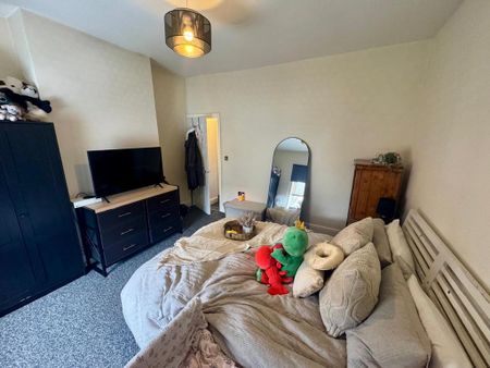 2 bedroom terraced house to rent - Photo 4