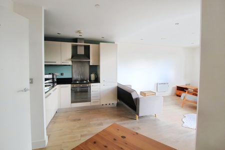 2 bedroom apartment to rent - Photo 3