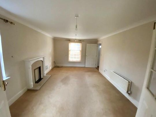 4 bedroom detached house to rent - Photo 1