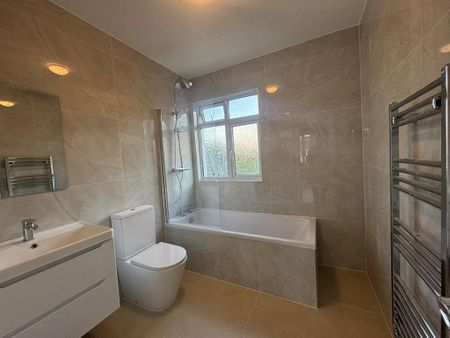 4 bedroom terraced house to rent - Photo 5