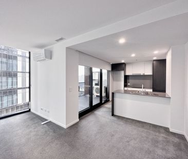 Stylish One-Bedroom Apartment in Central Belconnen - Photo 1