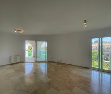 Apartamento sin amueblar, un dormitorio, terraza vistas al mar, par... - Photo 1