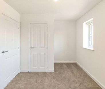 2 bedroom semi-detached house to rent - Photo 4