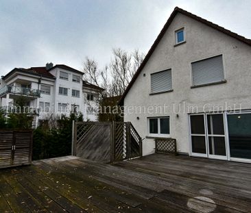 Schöne 3-Zimmer-EG-Wohnung mit Terrasse, Gartenanteil und Garage! - Photo 1