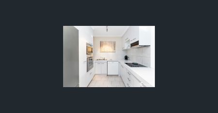 STYLISH APARTMENT AT THE HEART OF SURFERS PARADISE NOW AVAILABLE FOR RENT - Photo 4