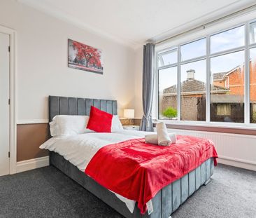 4 Bed Semi-Detached House, Lidgett Park Avenue, LS8 - Photo 4