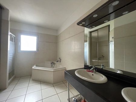 Location Villa 7 pièces 211 m2 à Agde - Photo 5