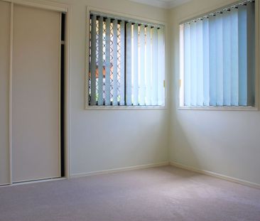 3 BED VILLA IDEALLY SITUATED OFF DAW ROAD RUNCORN - Photos Taken in... - Photo 3