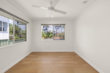 20 Ridgeway Avenue, Southport QLD 4215 - House For Rent | Domain - Photo 3