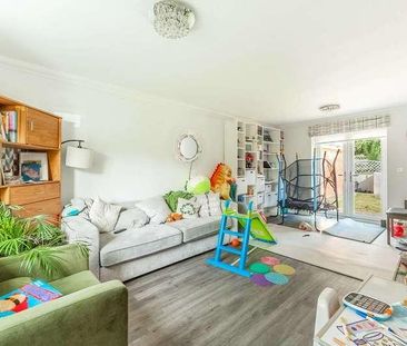 Wright Close, Bushey, WD23 - Photo 1