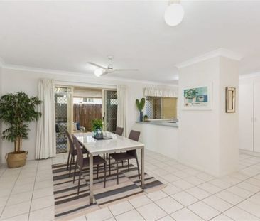 3 BEDROOM HOME IN DOUGLAS + SOLAR + STUDY! - Photo 3