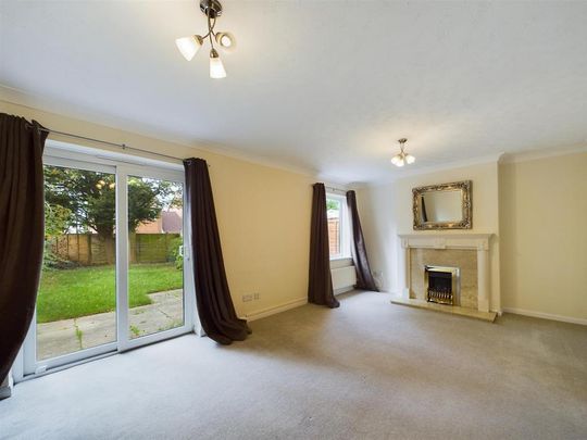 3 bedroom semi-detached house to rent - Photo 1