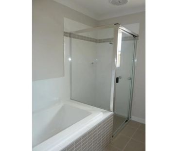 Modern Comfort Meets Convenience in Redbank Plains - Photo 4