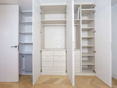 Luxury penthouse for rent in Valencia, Spain - Photo 2