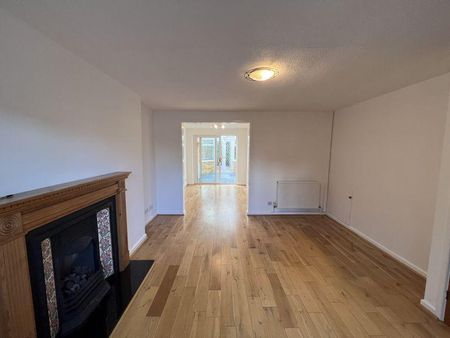 3 bedroom semi-detached house to rent - Photo 2