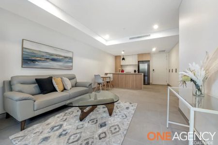 “Fully furnished stunning unit” - Photo 4