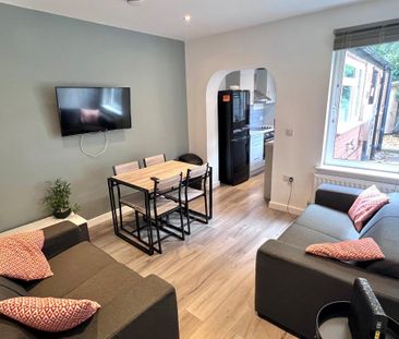 1 bedroom in a house share to rent - Photo 2