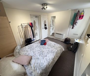 Wetherby Grove, Burley, LS4 2JH, Leeds - Photo 1