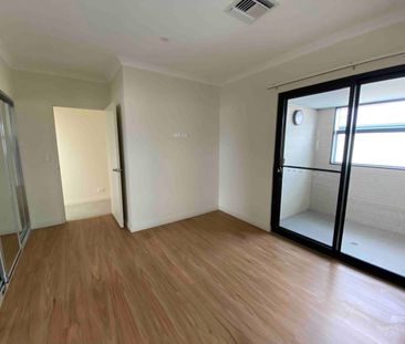 Modern Coastal Apartment - Photo 5