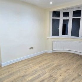 Twyford Abbey Road, London NW10 7ET, Property for rent - Photo 1