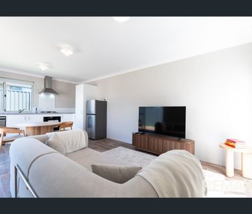 Easycare 3x2 home in Great Central Location - Photo 2