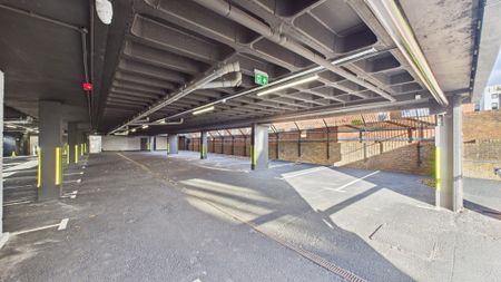 Zinc House, 217 - 221, Camberley - 1 bedroomProperty for lettings - Seymours - Photo 5