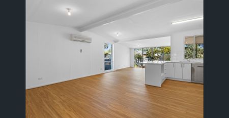 Holiday every day in this charming home - Photo 5