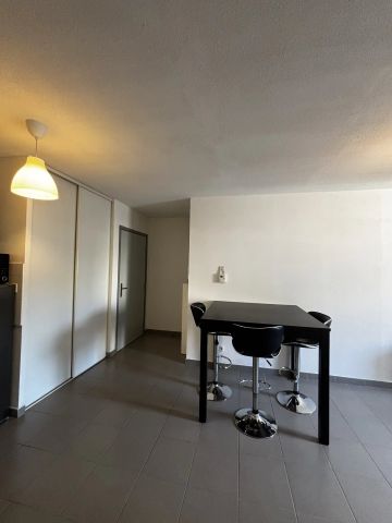 Location Appartement 2 pièces 37m² NIMES 30900 - Photo 3