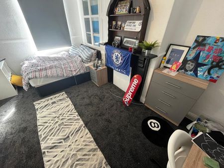 7 bedroom terraced house to rent - Photo 2